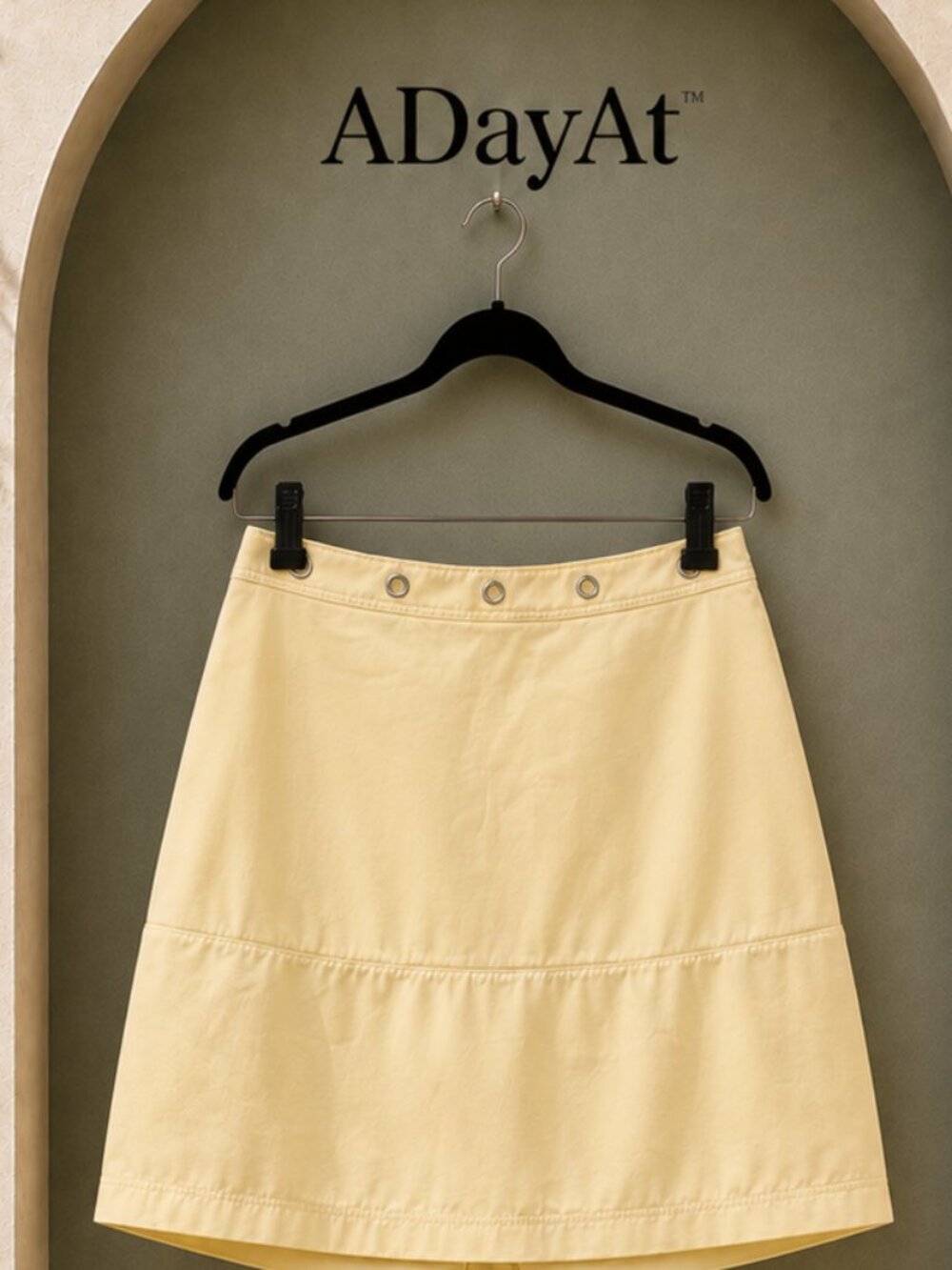 Preppy Coastal Golf Tennis Butter Yellow Skort Tail Tech Grommet A-Line Size 6